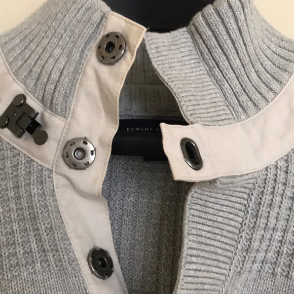 Banana Republic. Sweater - Picture 2 of 6